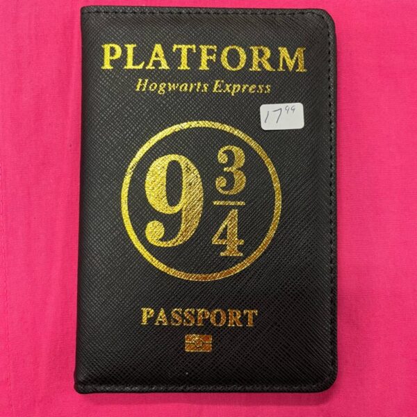 Harry Potter - Platform 9 3/4 Themed Passport Cover