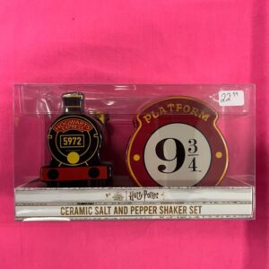 Harry Potter - Hogwarts Express & Platform 9 3/4 Salt & Pepper Shaker Set